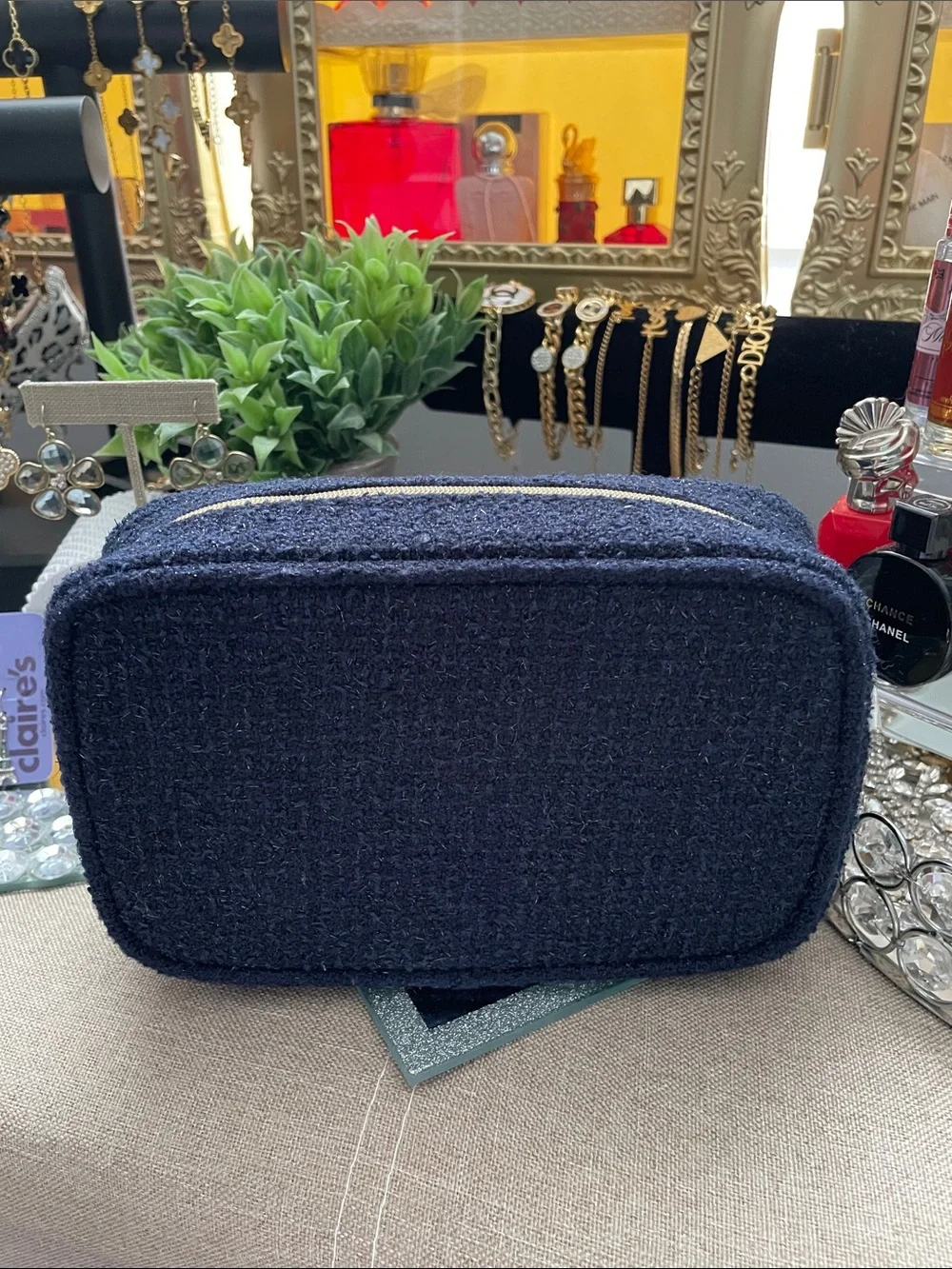 ✨CHANEL Beauté Navy Tweed Makeup Pouch with Gold Logo✨NEW